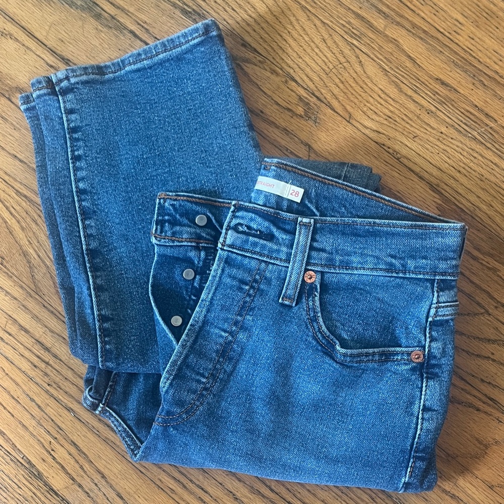 Levi’s wedgie straight medium blue high rise